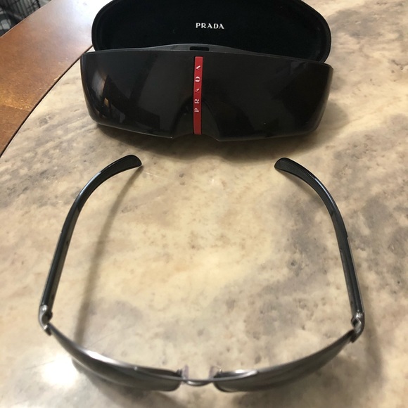 Mens Prada sunglasses - Picture 2 of 4